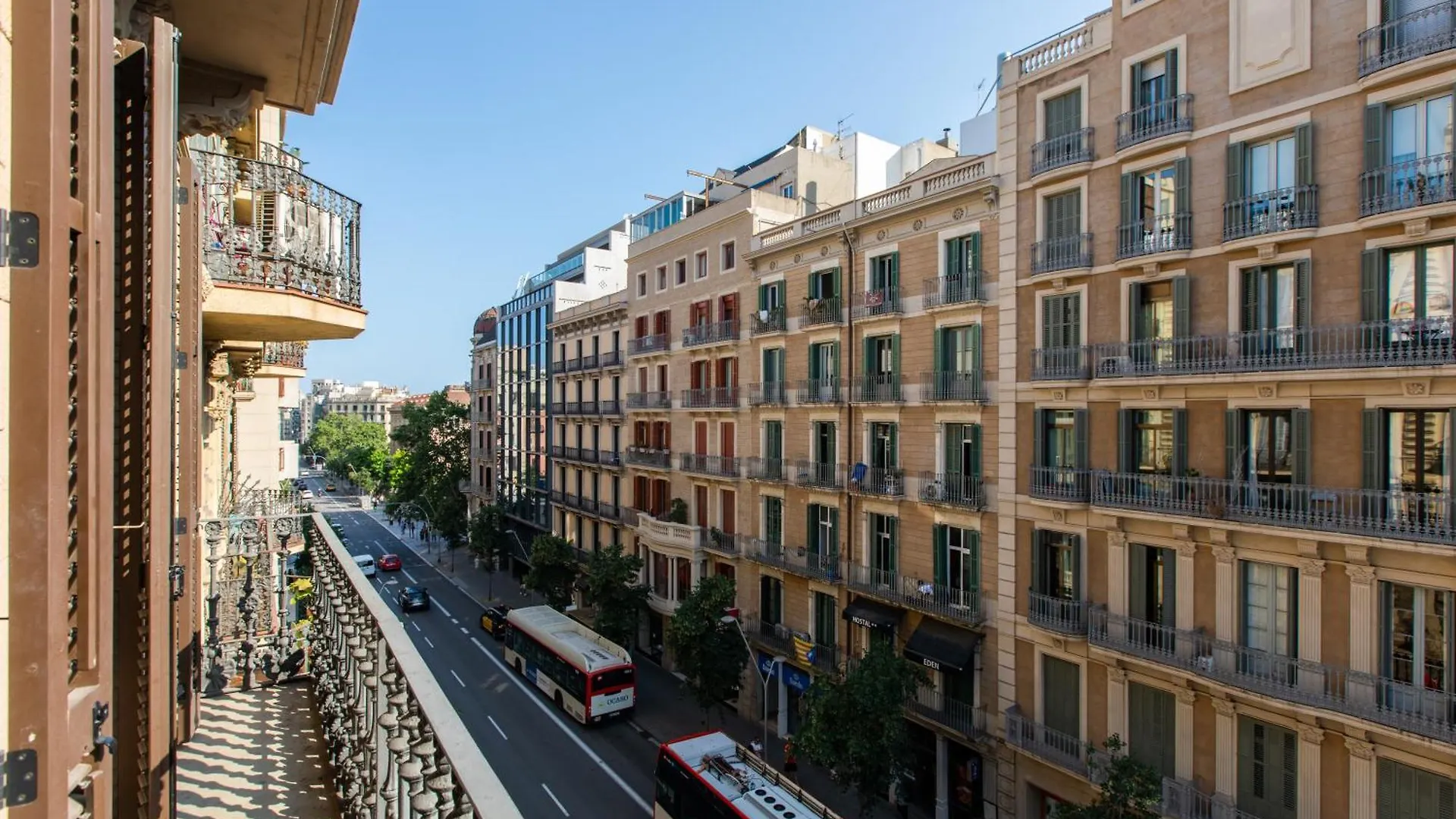 B21-Apartamento Modernista Para Grupos Barcelona Apartment
