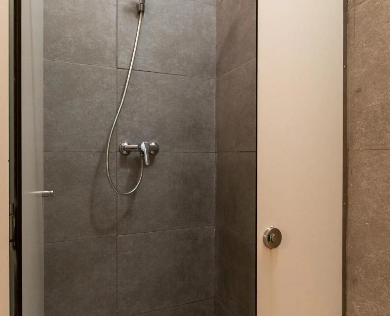 B21-Apartamento Modernista Para Grupos Barcelona Spanien