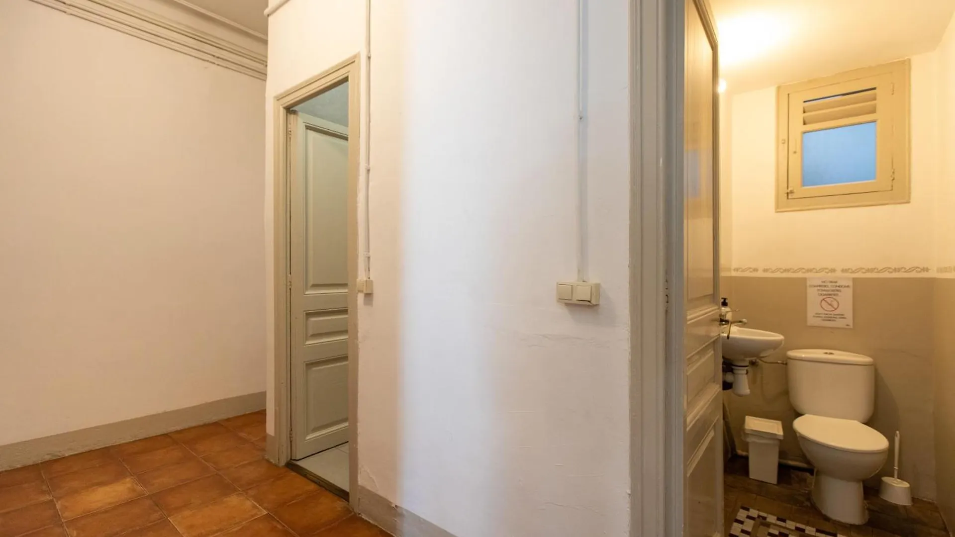 B21-Apartamento Modernista Para Grupos Barcelona Apartment