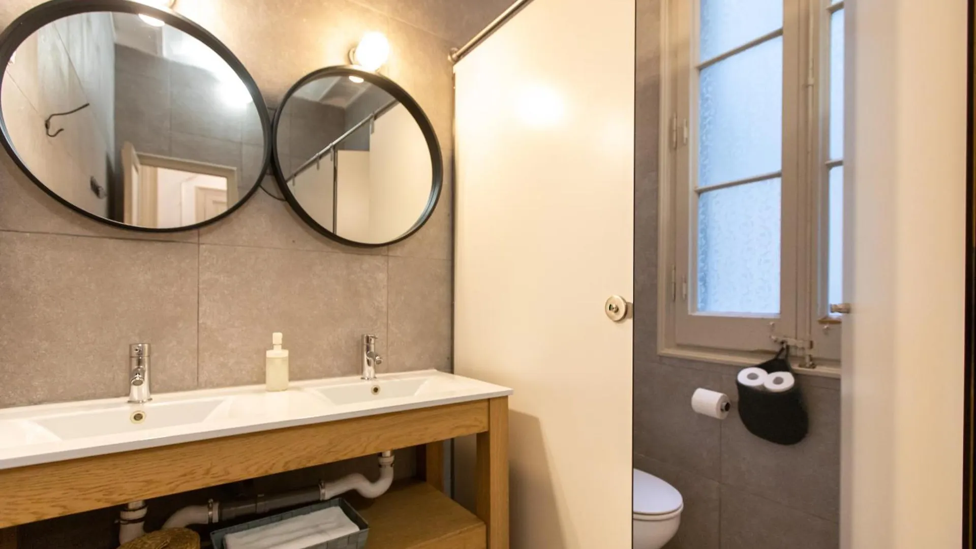Apartment B21-Apartamento Modernista Para Grupos Barcelona