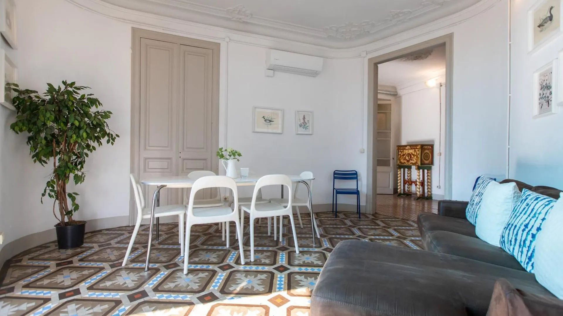 B21-Apartamento Modernista Para Grupos Barcelona 0*,