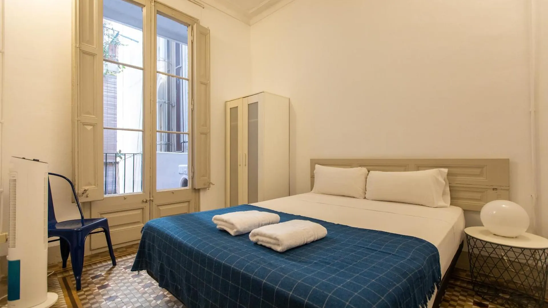 B21-Apartamento Modernista Para Grupos バルセロナ 0*,  スペイン