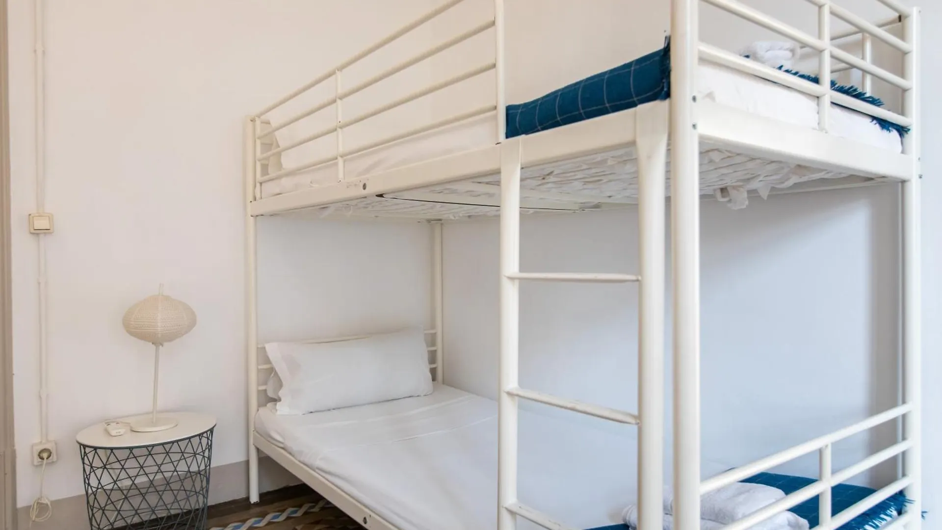 B21-Apartamento Modernista Para Grupos バルセロナ スペイン