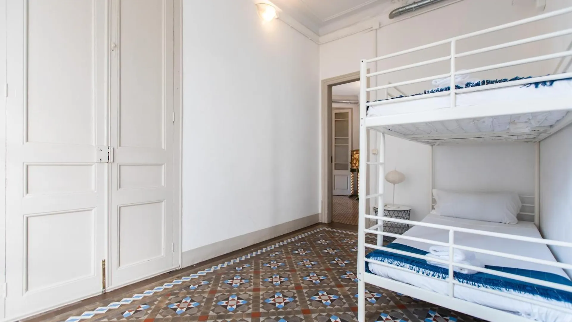 B21-Apartamento Modernista Para Grupos バルセロナ アパート